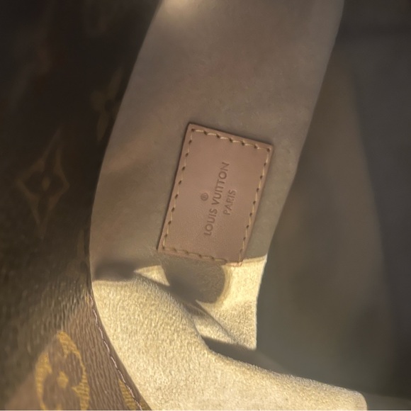 Louis Vuitton Artsy MM Beauty! - Picture 5 of 7